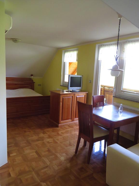 Sostanj Country House Apat חדר תמונה